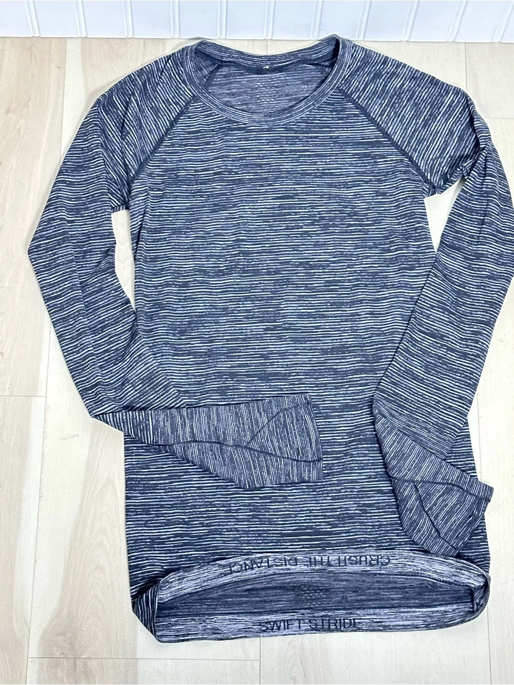 Lululemon Swiftly Speed Long Sleeve Hip Length Black White Black 4 Stretch